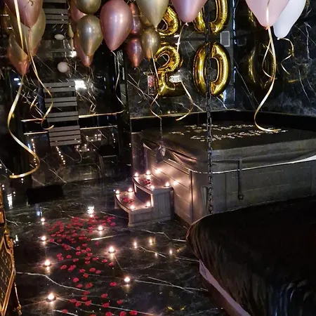 Love Room - Versace-2